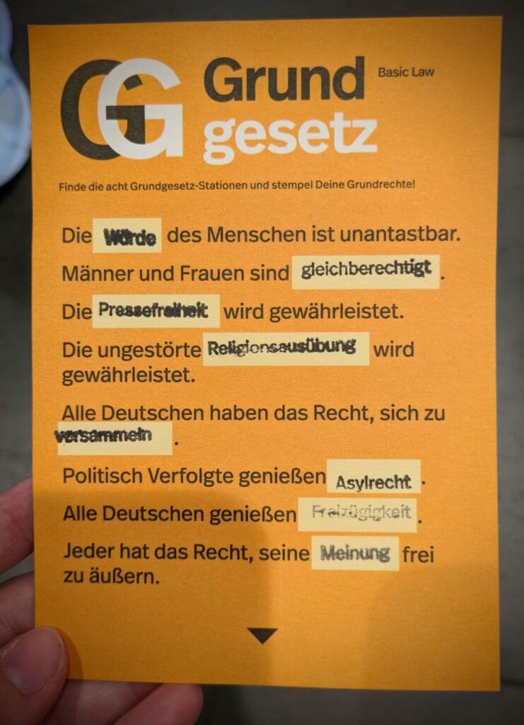 Arbeitsblatt zum Grundgesetz und den Grundrechten in ausgefüllt